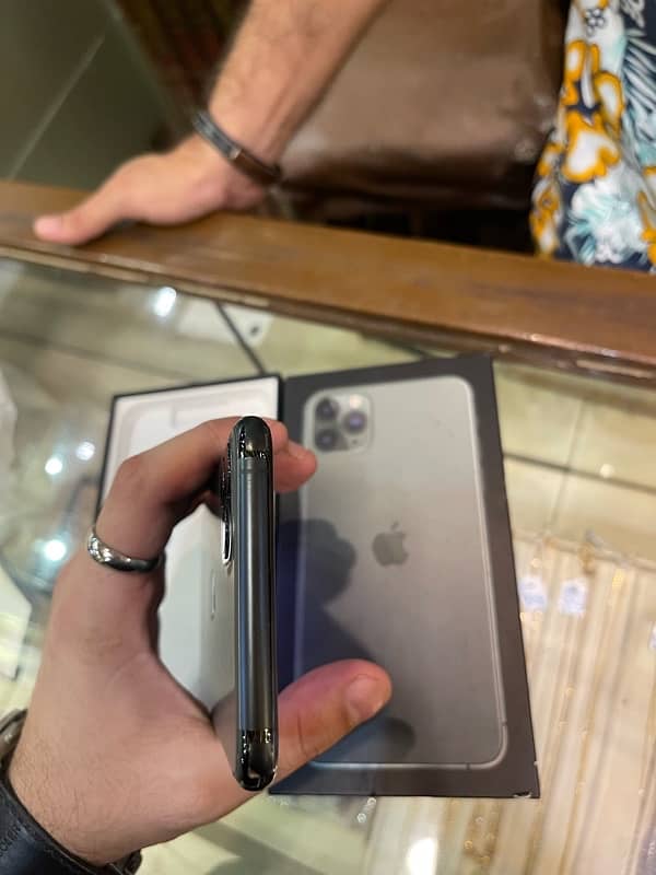 Iphone 11 pro max pta approved 3