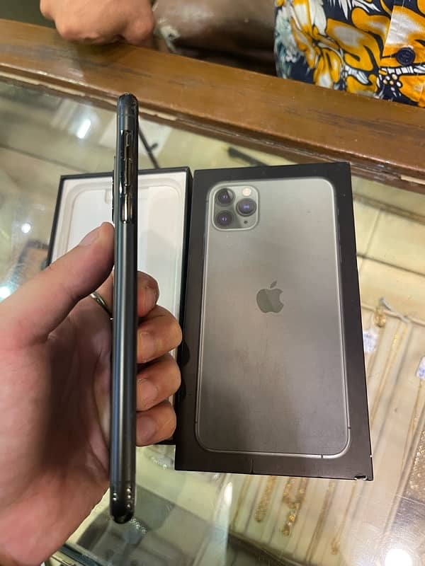 Iphone 11 pro max pta approved 4