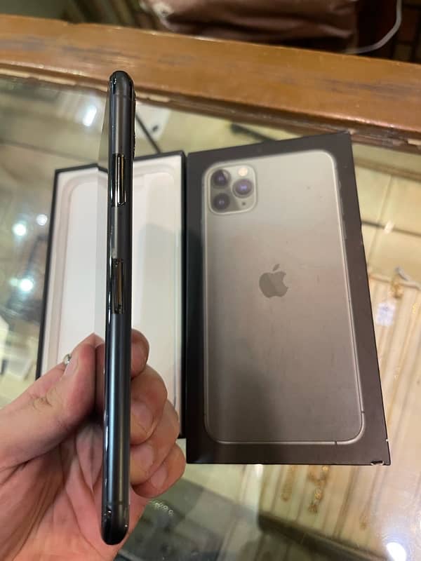 Iphone 11 pro max pta approved 5