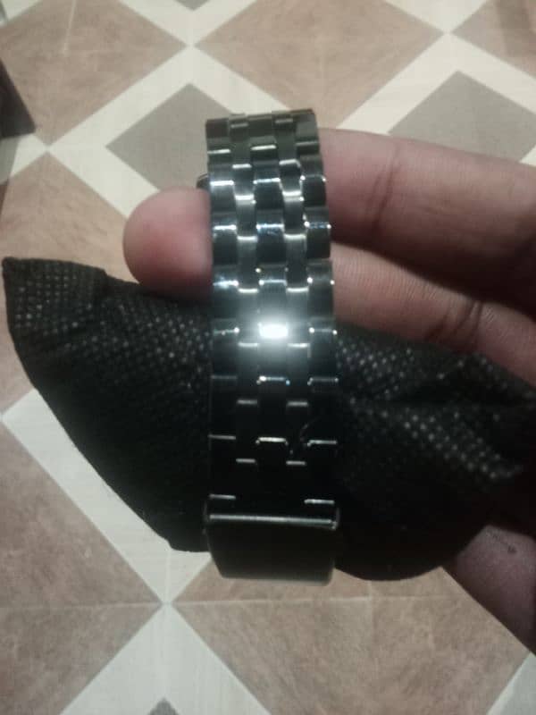 men beautiful longbo branded watch and see date and day on this watch 3