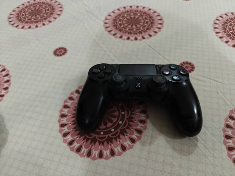 For Sale: PS4 Slim Console (500GB) Bundle – Great Condition! 4