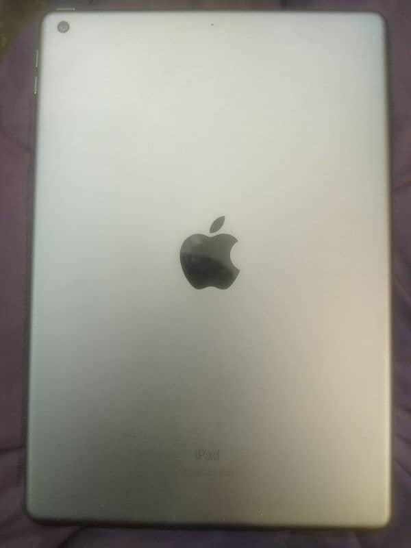 ipad 8 generation 10by9.5 all ok only finger print failed 0