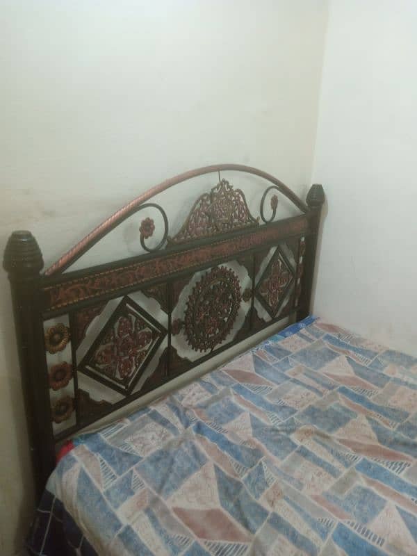 iron double bed for sell A1 1