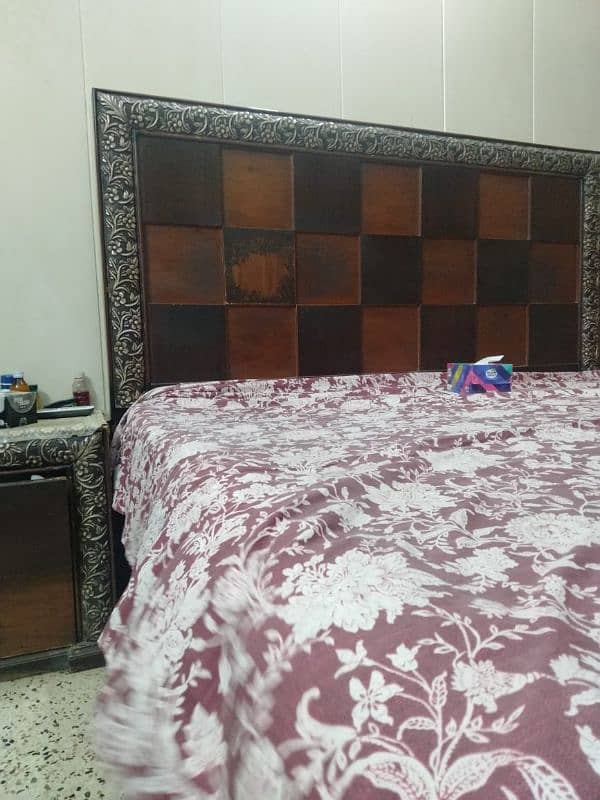 king size bed with mattress,side tables, dressing table 6