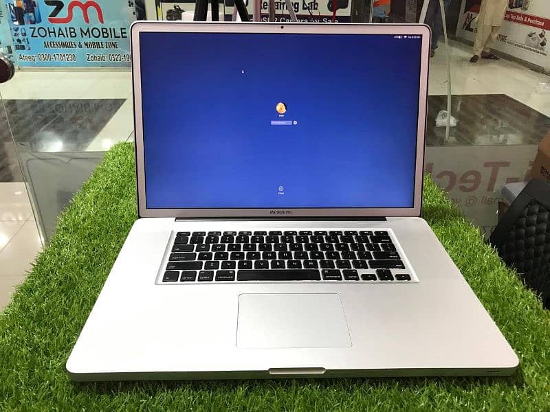 Apple MacBook Pro Mid 10 0