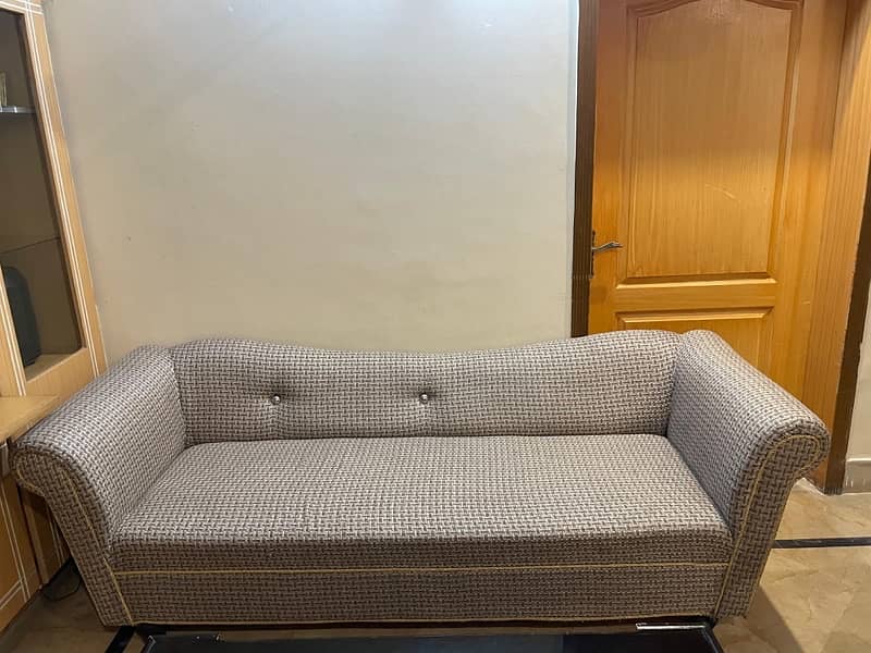 3 seater deewan for sale 1