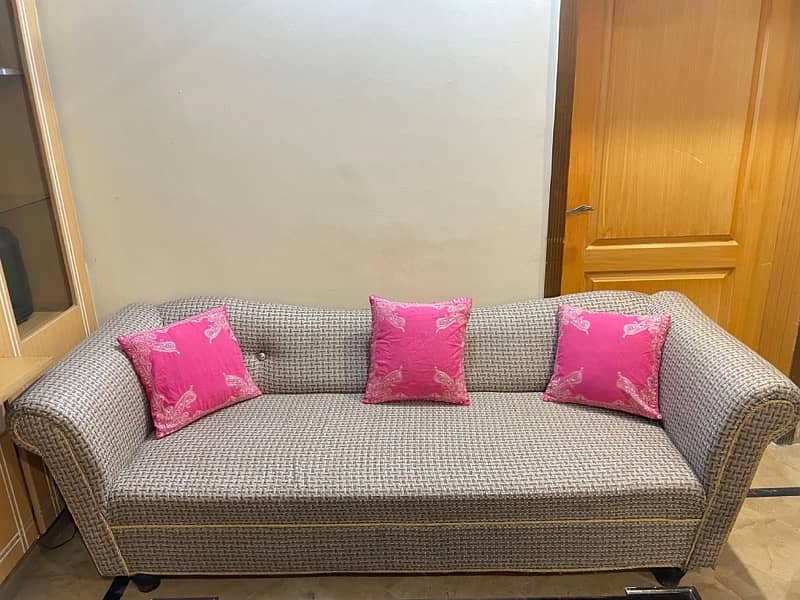 3 seater deewan for sale 2