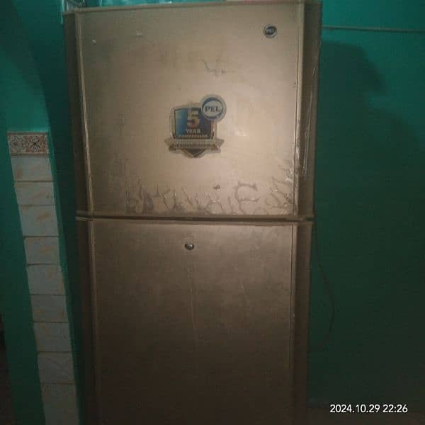 refrigerator with stabilizer urgent sell 0