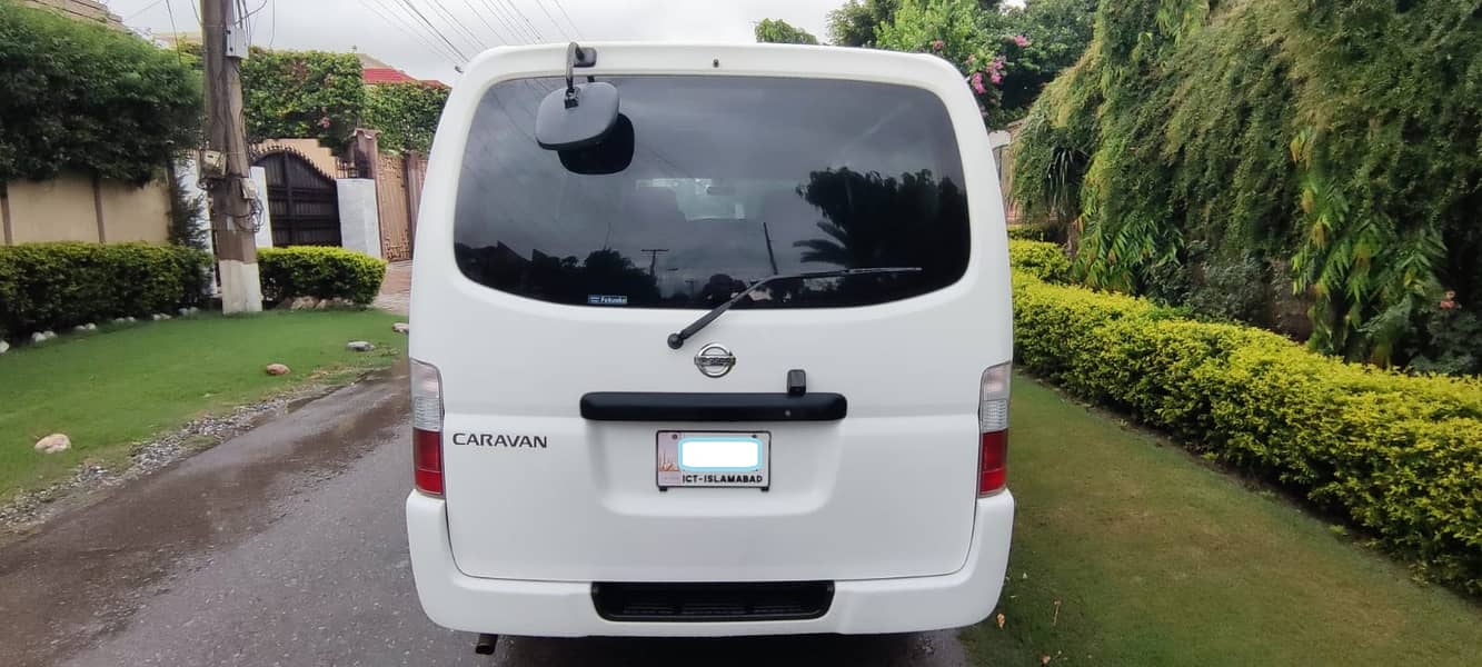 Nissan Caravan 2012 1