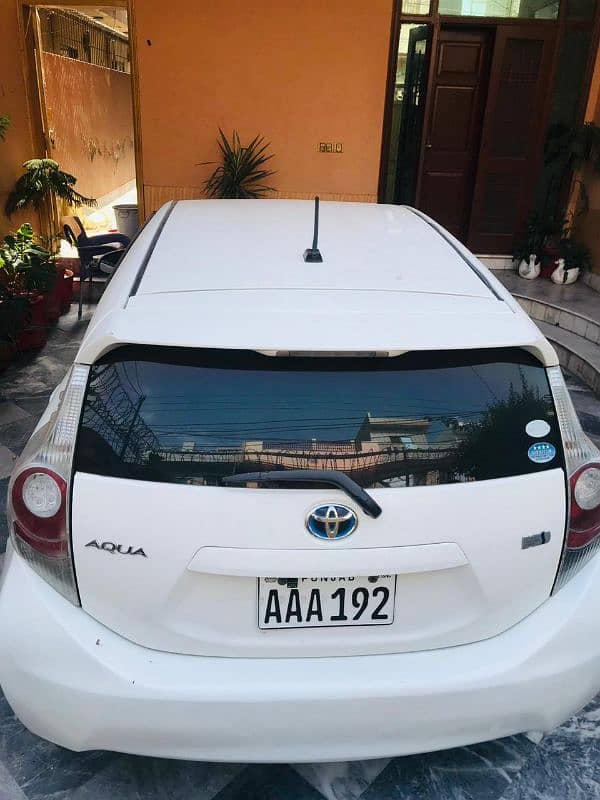 Toyota Aqua 2012 5