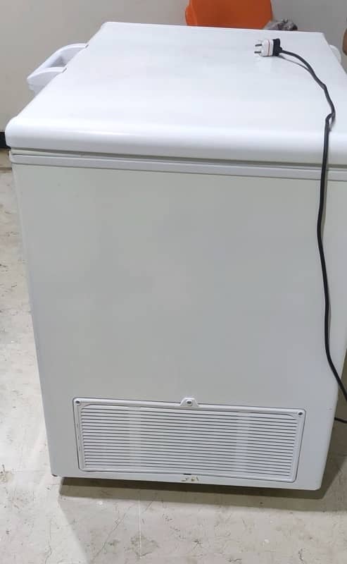 Haier Refrigerator Excellent Condition Haier Regular HDF-345SD 7