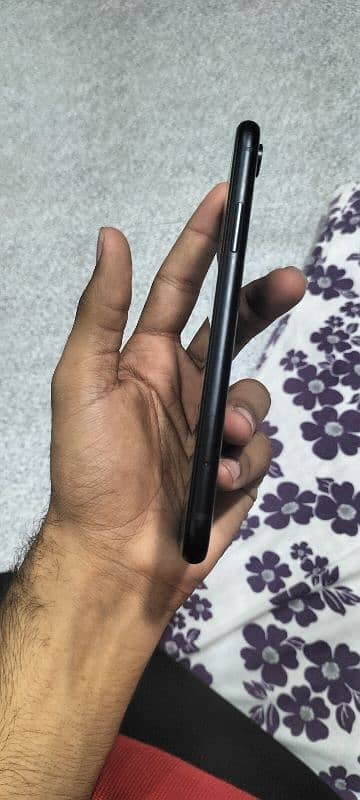 iPhone Xr Urgent Sell 4