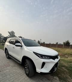 Toyota Fortuner Legender 2022 0