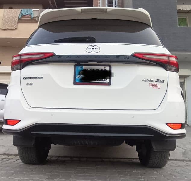 Toyota Fortuner Legender 2022 16