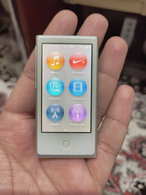 ipod Nano 7th Gen 16GB 1