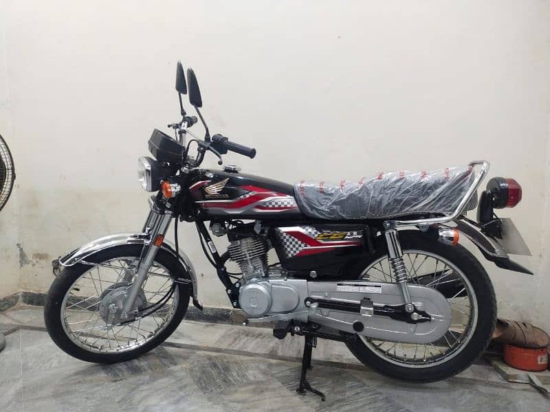 honda CG 125 black 2024 1