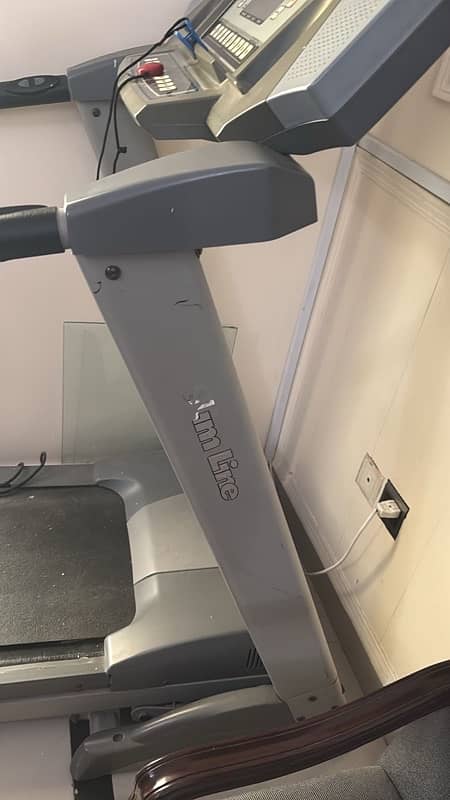 Slim Line Treadmill in perfect condition 1