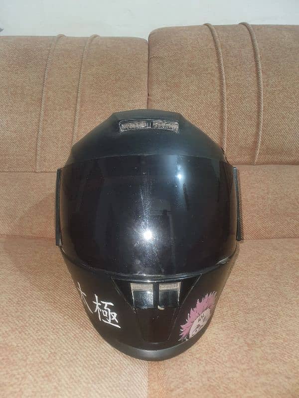 helmet with a sporti look 1