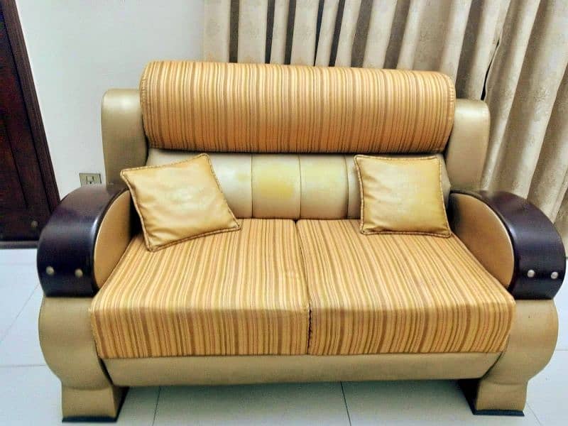 6 seater sofa with six separate cushions, price is negotiable 2