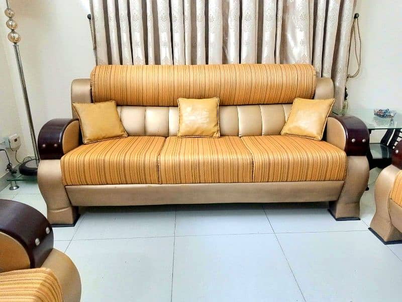 6 seater sofa with six separate cushions, price is negotiable 4