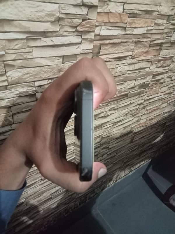 Iphone 15 Pro 128 GB JV(lla) Black Titanium 7