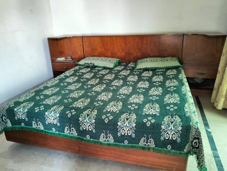 wooden bed 1