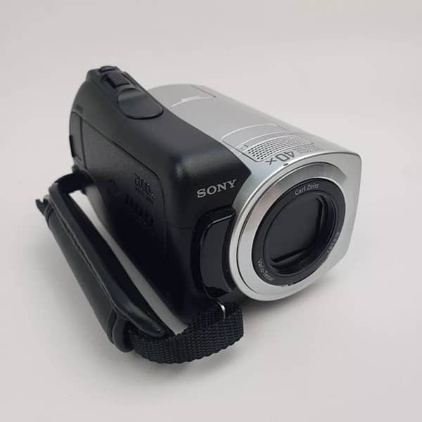 Sony Handycam DCR-SR46 Silver Digital Video Camera 40GB 2