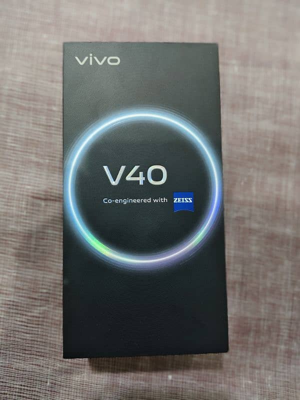 Vivo V40 0