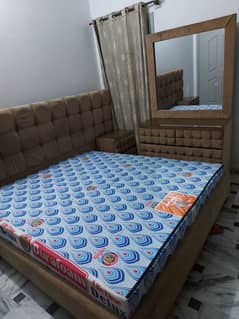 cussion bed set in good condition 0