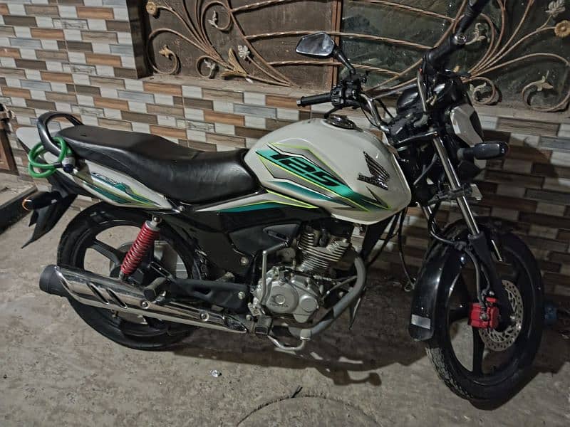 HONDA CB 125F (WHITE COLOR) 0