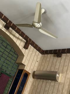 very good condition ceiling fan 2 seasson used