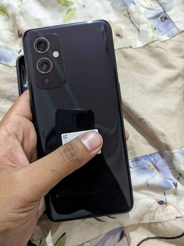 selling my OnePlus 9 al 1