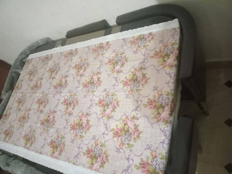 1 month used for sale dinning table 0