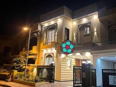 "LUXURY LIVING AT ITS FINEST! 5 Marla Designer House for Sale in Bahria Town Phase 8" 0