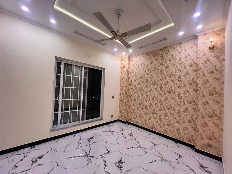 "LUXURY LIVING AT ITS FINEST! 5 Marla Designer House for Sale in Bahria Town Phase 8" 7