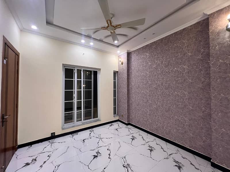 "LUXURY LIVING AT ITS FINEST! 5 Marla Designer House for Sale in Bahria Town Phase 8" 11