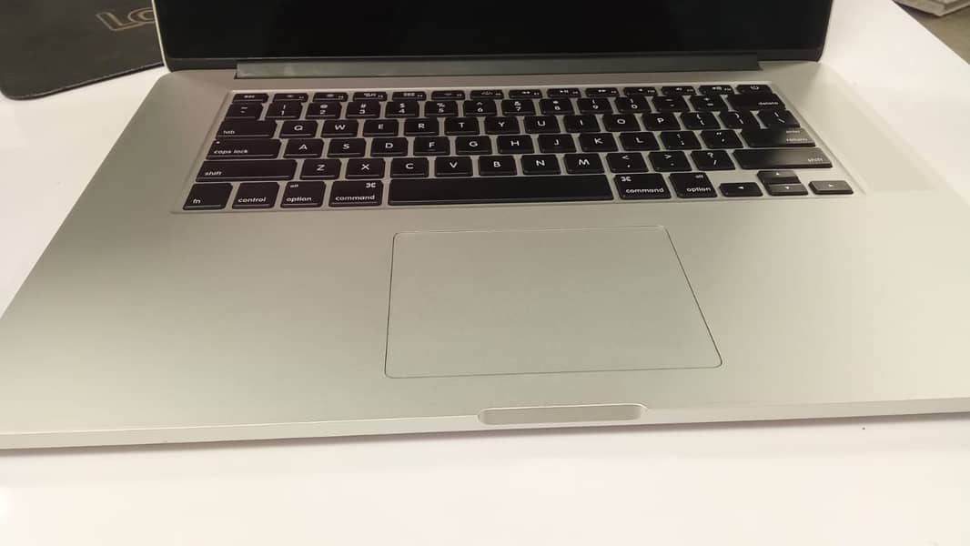 Apple MacBook Pro Retina, 15-inches 8