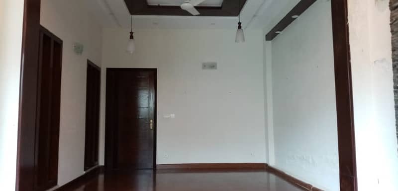 10 Marla House Available For Rent Phase 6 D Block 1