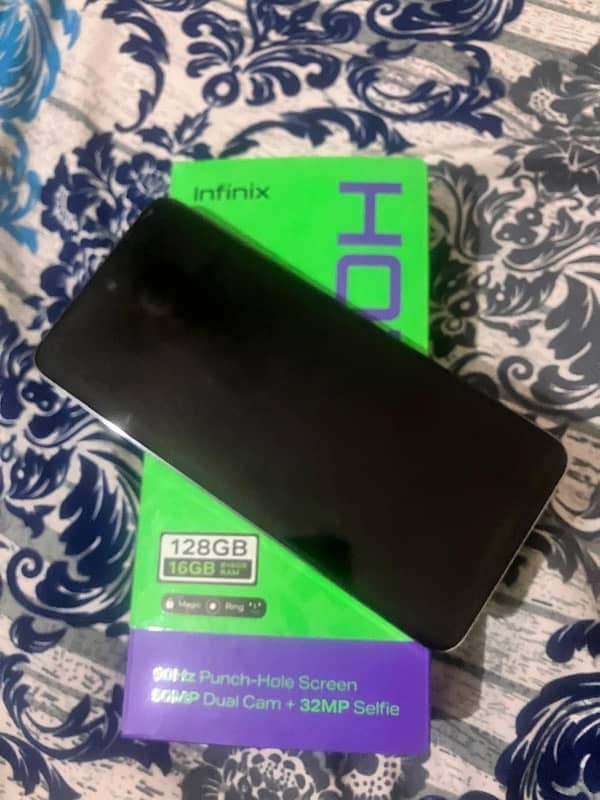 Infinix hot 40i 8+8 / 128gb ( 10 Months warrnty) 1