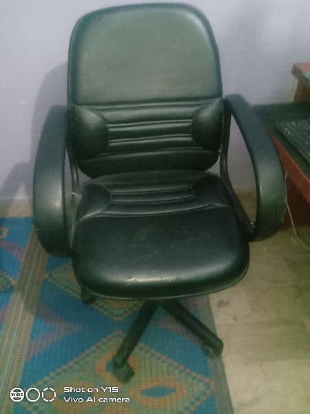 Chairister Branded Pur Leather Executive chair 3