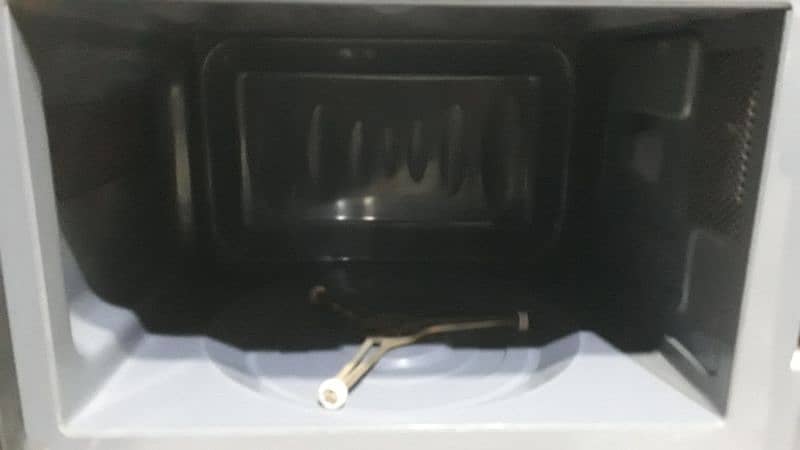 LG Microwave oven 2