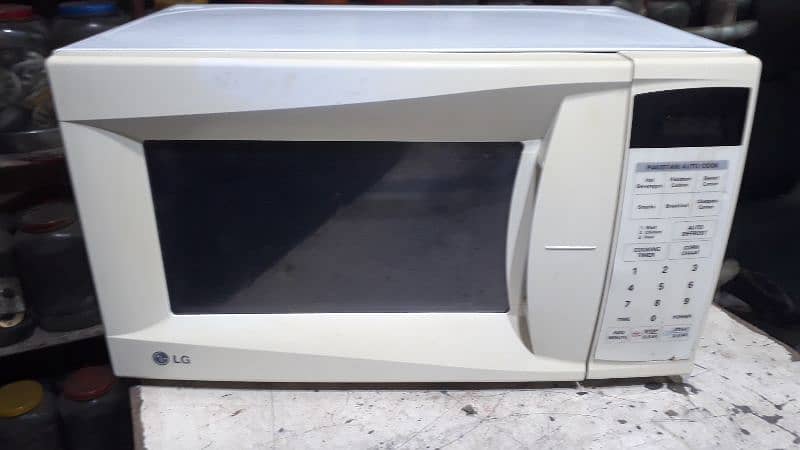 LG Microwave oven 3