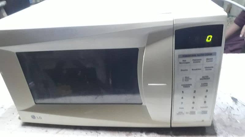 LG Microwave oven 5