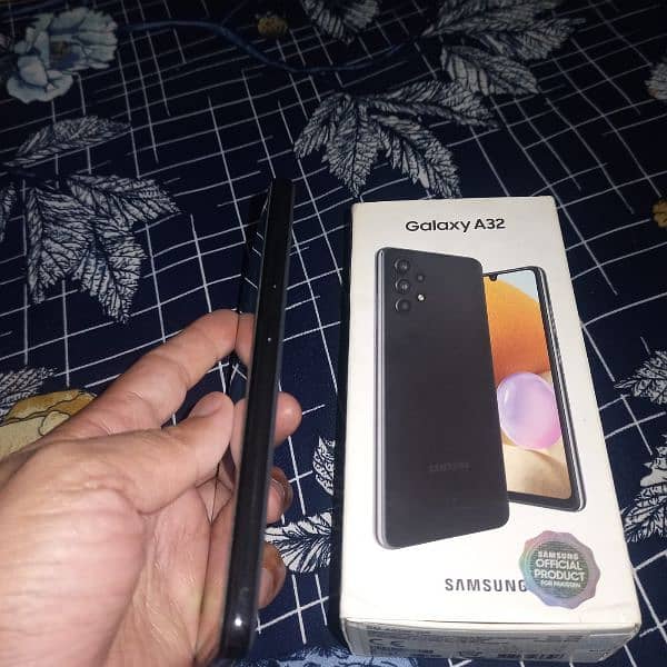 Sumsung Galaxy A32 New Condition 3