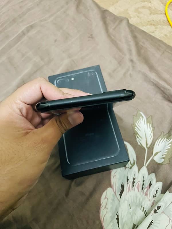 iphone 7 plus PTA 256gb LLA Model 4