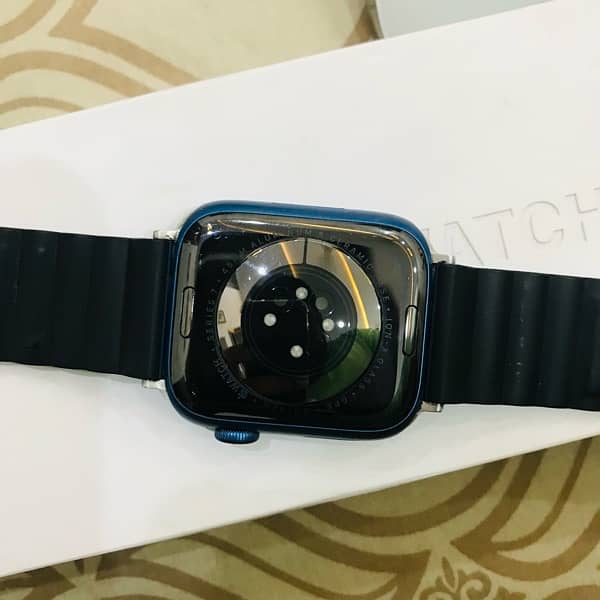 Apple Watch Series 7 45mm with UNIQ Straps Complete Box 5