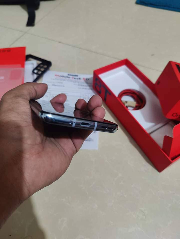 OnePlus 8t 8gb 128gb New Condition 1