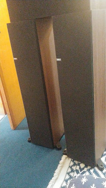 Kef Q900 Q600 Q300 Floorstand Bookshelf Center channel speaker 1