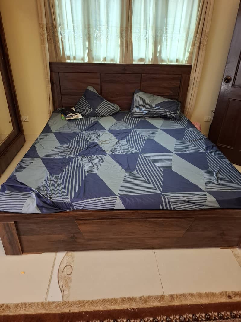 Double bed Wooden 0