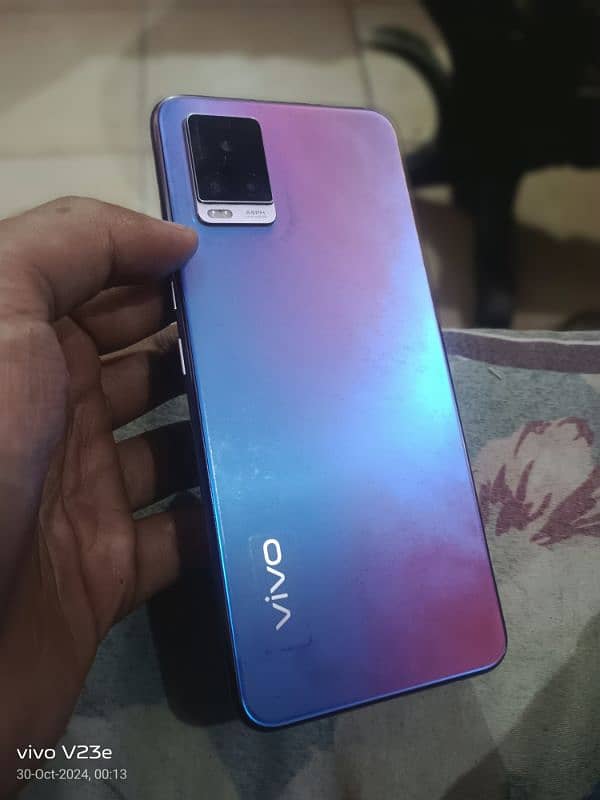 vivo v20 10/10 box and charger 1